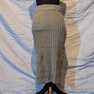 Gray Ribbed Knit Skirt